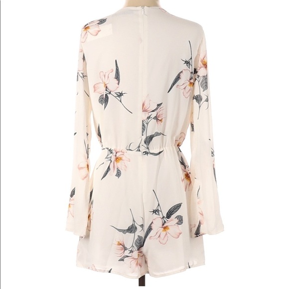 SUGAR LIPS summer long sleeve bow + tie ivory romper in women’s size XS - Picture 2 of 11